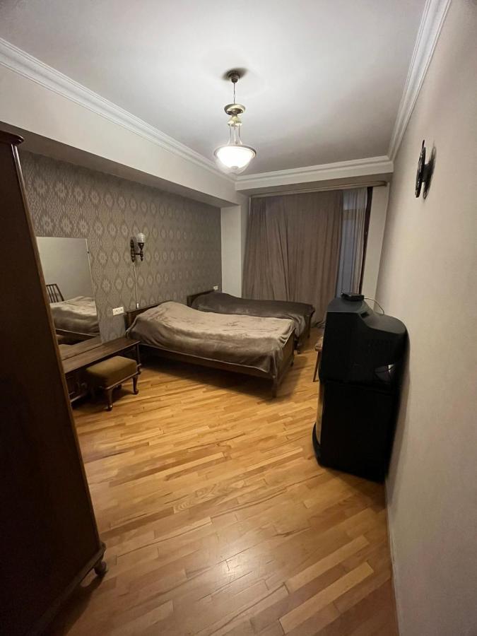 Large Cozy On Beginning Of Komitas Ave Apartment