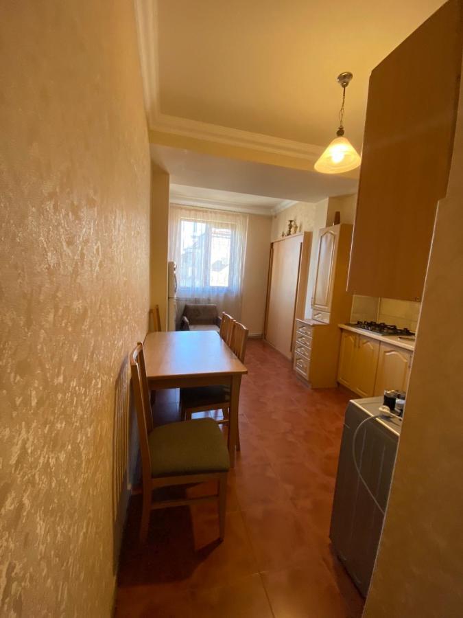 Large Cozy On Beginning Of Komitas Ave *